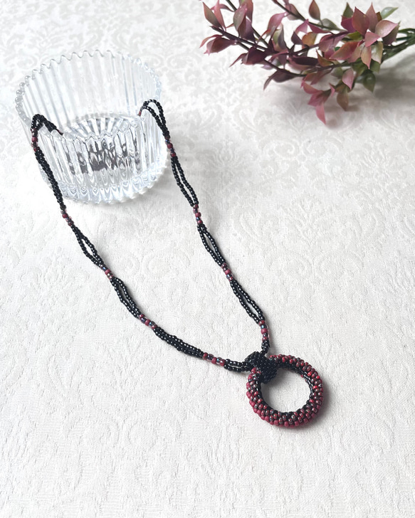 グラスホルダーネックレス〜レッド〜 2枚目の画像