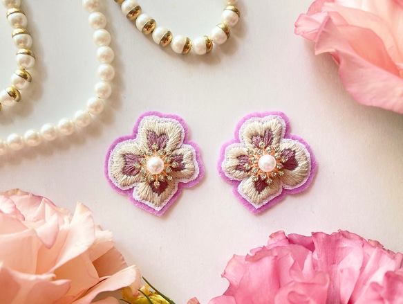 bon bon Smoky pink【刺繍アクセサリー/薔薇/プチギフト/プレゼント/和装/クリスマス】 1枚目の画像