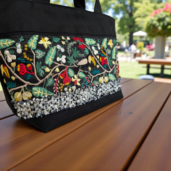 【Creema限定】鳥とお花のクリスマスカラー/インド刺繍×帆布/トートバッグ＆ポーチセット 9枚目の画像