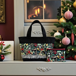 【Creema限定】鳥とお花のクリスマスカラー/インド刺繍×帆布/トートバッグ＆ポーチセット 1枚目の画像