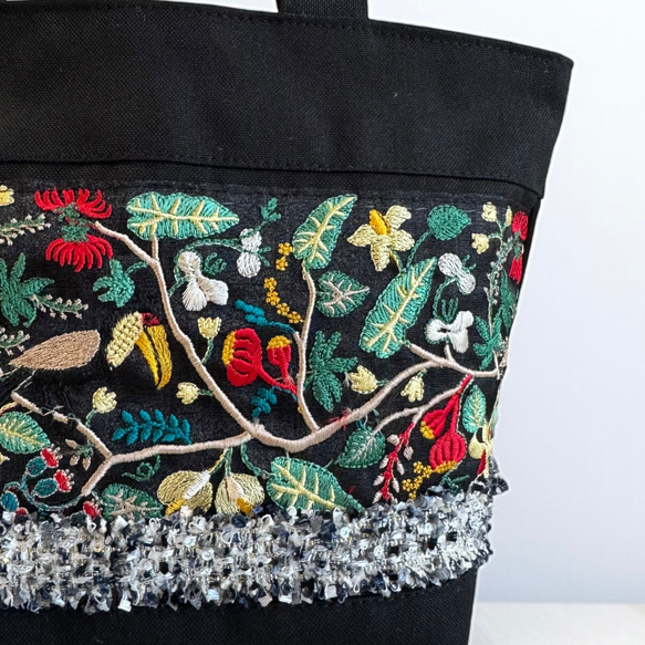 【Creema限定】鳥とお花のクリスマスカラー/インド刺繍×帆布/トートバッグ＆ポーチセット 5枚目の画像