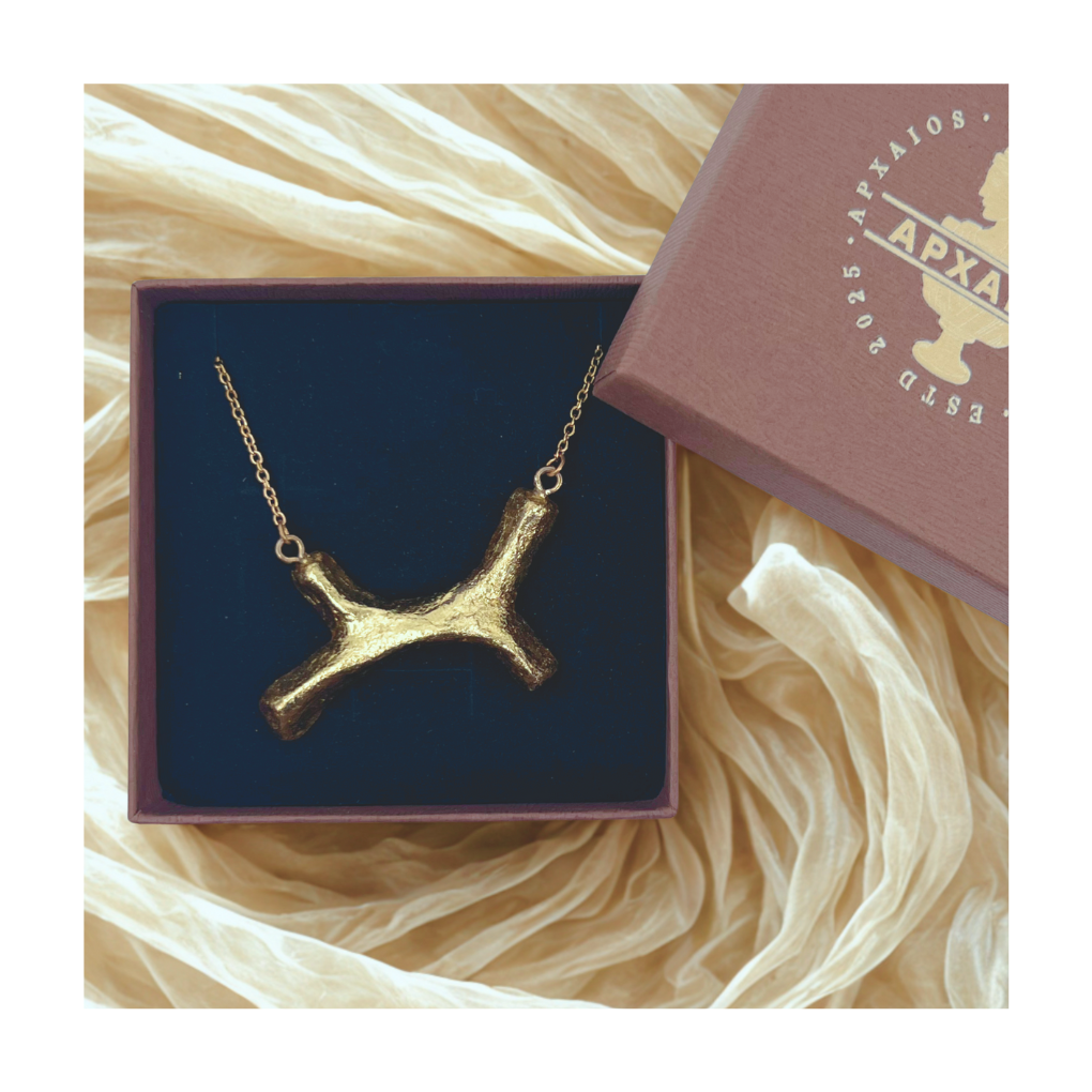 ゴールデンホーンモチーフのネックレス