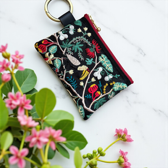 鳥とお花/インド刺繍×帆布◆カラビナ付きフラットポーチ/マルチケース 5枚目の画像