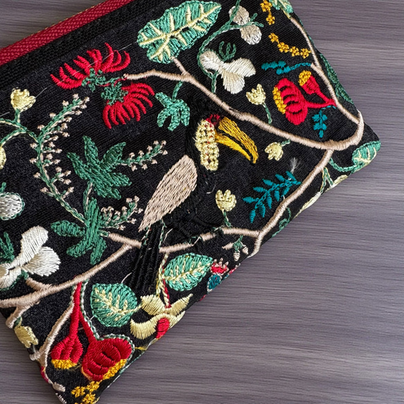 鳥とお花/インド刺繍×帆布◆カラビナ付きフラットポーチ/マルチケース 6枚目の画像