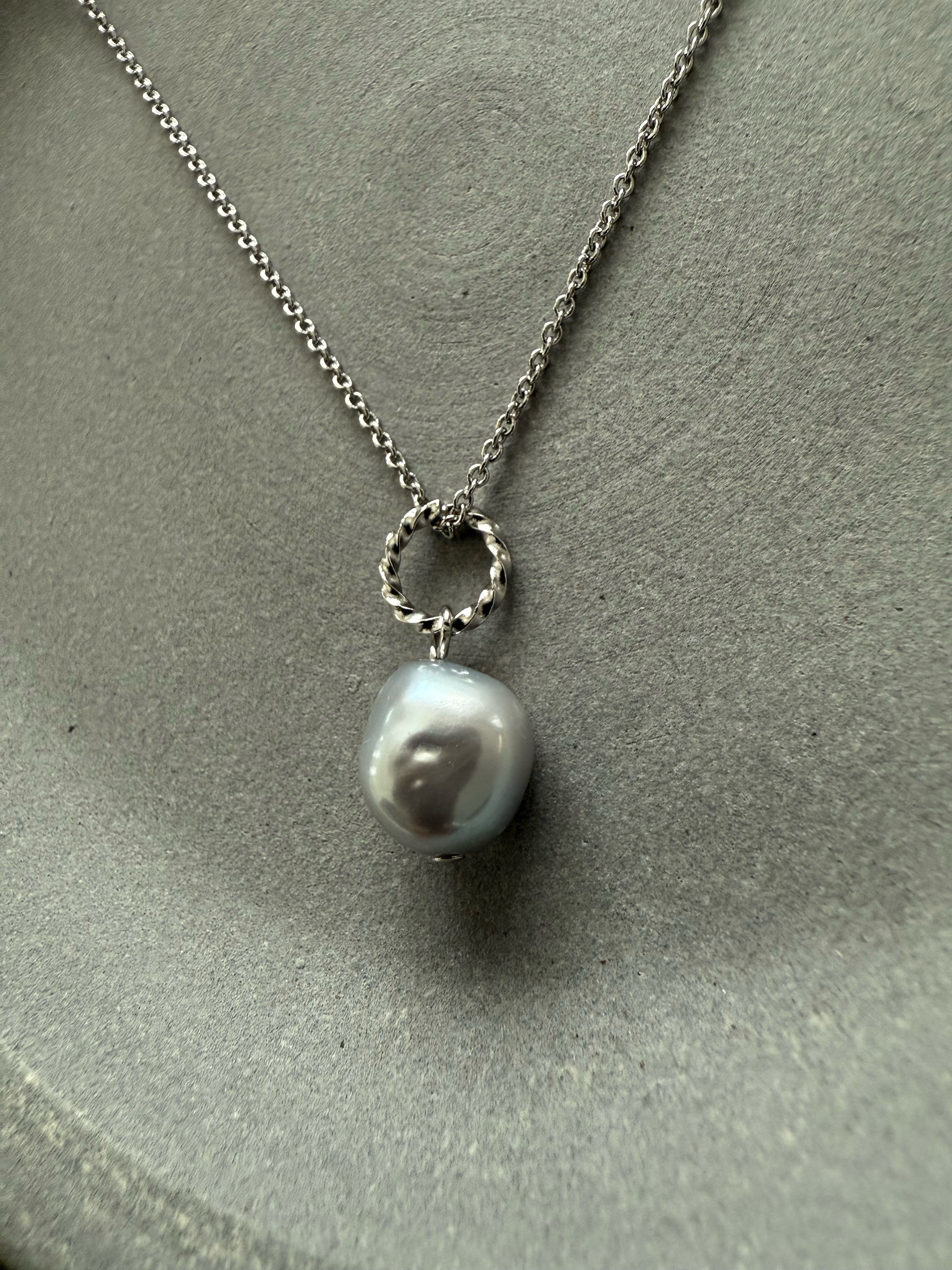 美しいシルバーグレーの大粒淡水パール♚ペンダントトップ