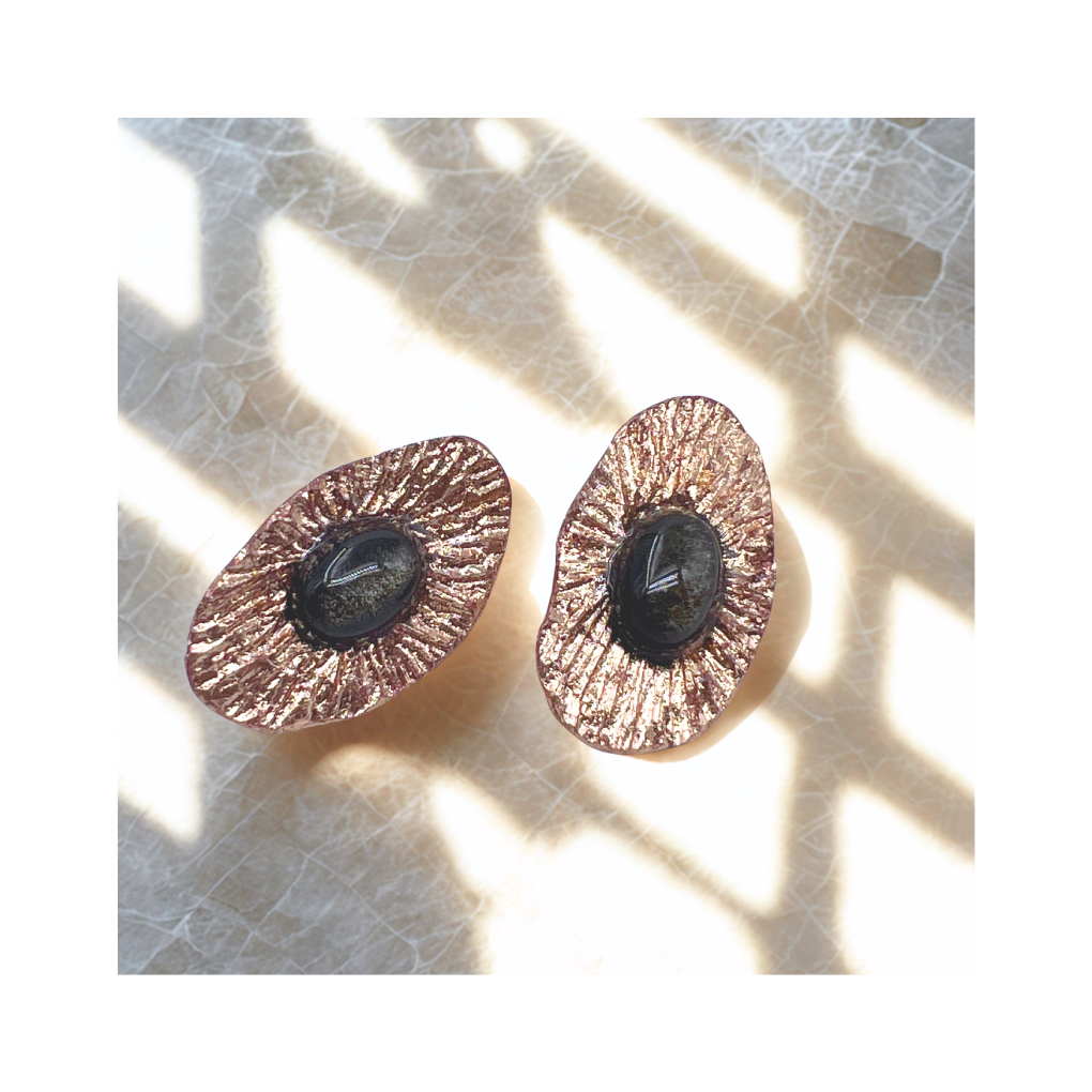 オブシディアンのラジアルパターンピアス