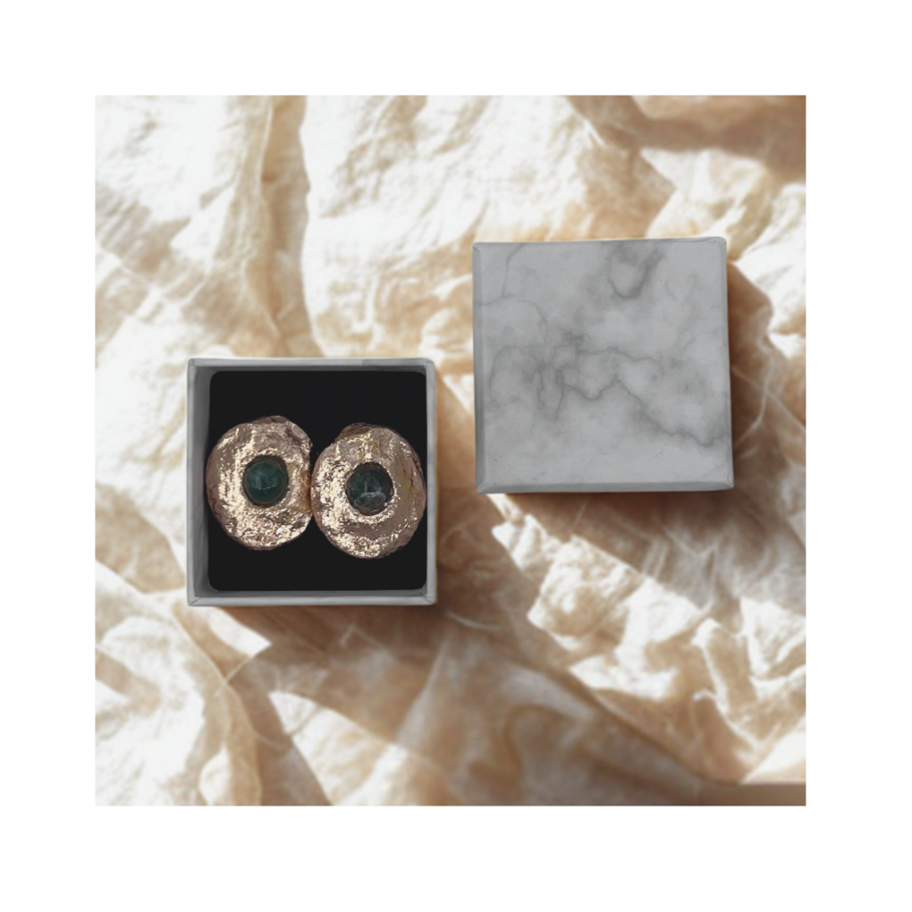 グリーンジャスパーのクラシックピアス