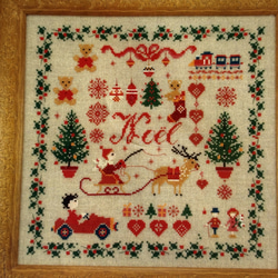 新入荷！クリスマスキット！『DMC製  刺しゅうキット クリスマス　生成り地』～図案・刺しゅう糸・布・針セット～ 3枚目の画像