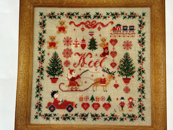 新入荷！クリスマスキット！『DMC製  刺しゅうキット クリスマス　生成り地』～図案・刺しゅう糸・布・針セット～ 3枚目の画像