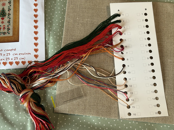 新入荷！クリスマスキット！『DMC製  刺しゅうキット クリスマス　生成り地』～図案・刺しゅう糸・布・針セット～ 6枚目の画像