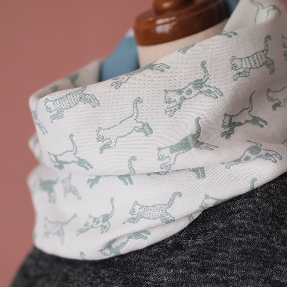 猫いっぱいのスヌード・播州織ソフトタッチジャガード×ダブルガーゼ　 2枚目の画像