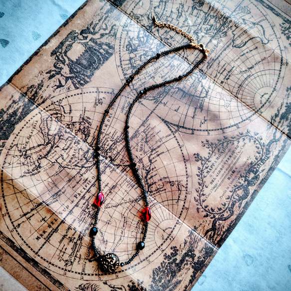 金アレ対応~チェコビーズのネックレス(47cm:ブラック)「creema限定」 1枚目の画像