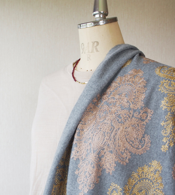【豪華で繊細な刺繍】ブランケットショール・ペイズリー柄GY 5枚目の画像