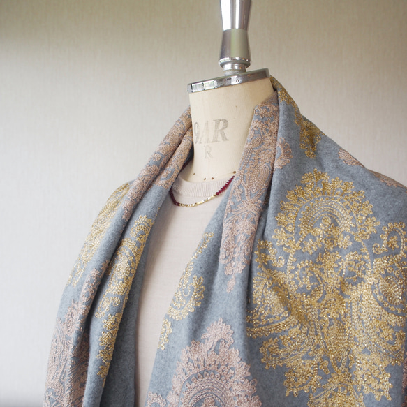 【豪華で繊細な刺繍】ブランケットショール・ペイズリー柄GY 4枚目の画像
