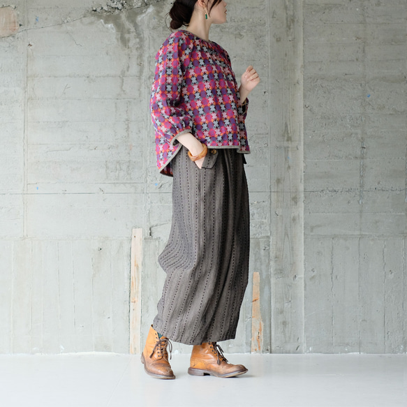 秋冬の本命ボトム◎ヘリンボーン柄ハンドステッチバルーンパンツ（25w-11）チャコール 4枚目の画像