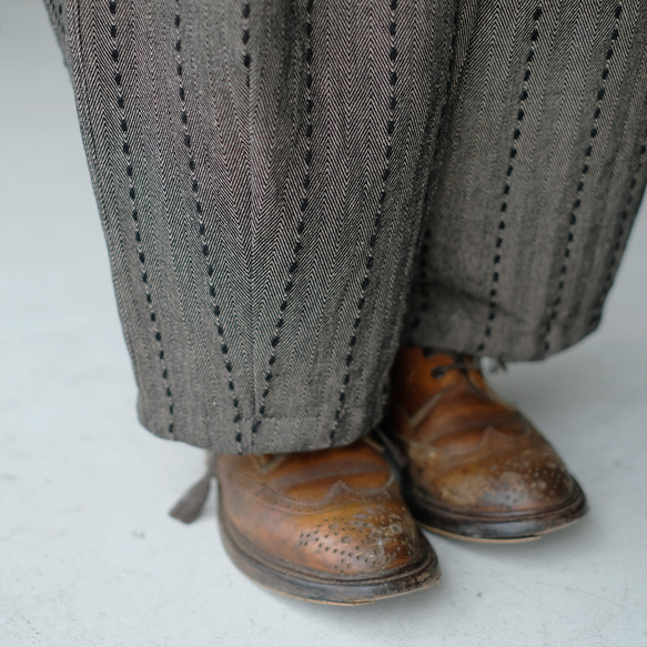 秋冬の本命ボトム◎ヘリンボーン柄ハンドステッチバルーンパンツ（25w-11）チャコール 20枚目の画像