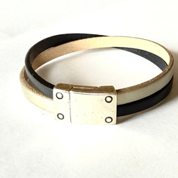 【ヨーロッパ製　本革　シャンパンゴールド・ダークネイビー　2色　ブレスレット】幅　５ｍｍ　マグネット留め　　幅広 2枚目の画像
