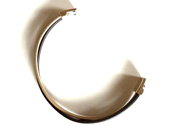 【ヨーロッパ製　本革　シャンパンゴールド・ダークネイビー　2色　ブレスレット】幅　５ｍｍ　マグネット留め　　幅広 5枚目の画像