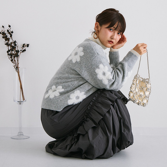【AW新作】ふわっと体を包み込む柔らかさを体験してみて シャギーニット 花柄 ゆったりサイズ 25562 3枚目の画像
