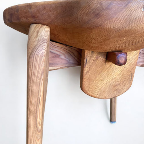 今月の1点もの | 悠久の銘木 屋久杉の椅子 インテリアになる家具