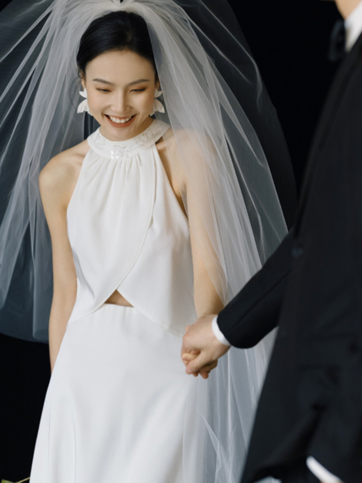 ネックホルダー ウェディングドレス サテン 白 シンプル 結婚式 花嫁 前撮り パーティー 披露宴 k600