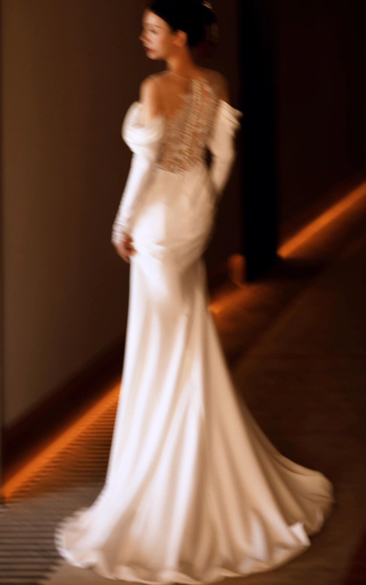 長袖 ウェディングドレス トレーン レース サテン 白 シンプル 結婚式 花嫁 前撮り パーティー 披露宴 k573