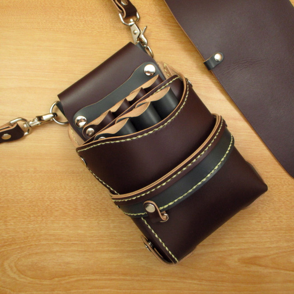本革　手縫い　フタ付き　７丁シザーケース　(ダークブラウン×ダークグリーン)　SCA-44/CDA 1枚目の画像