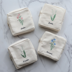 お花15種【フラワー刺繍 スクエアポーチ】スクエアポーチ 正方形 ミニポーチ 名入れ 名前入れ 1枚目の画像