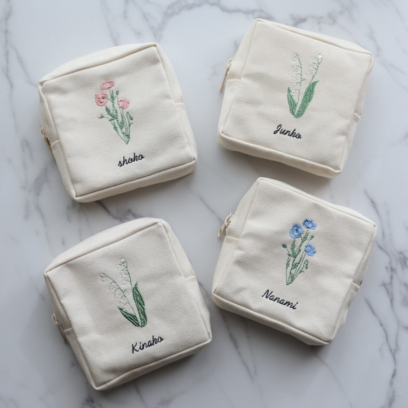 お花15種【フラワー刺繍 スクエアポーチ】スクエアポーチ 正方形 ミニポーチ 名入れ 名前入れ 1枚目の画像