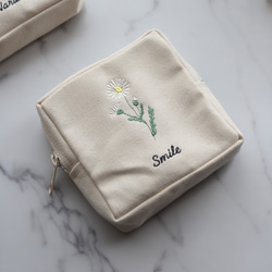 お花15種【フラワー刺繍 スクエアポーチ】スクエアポーチ 正方形 ミニポーチ 名入れ 名前入れ 6枚目の画像