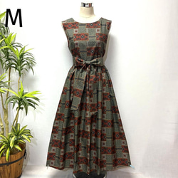 着物リメイク403大島紬からフレンチスリーブワンピース▶大輪花柄ツートンカラー 着物リメイク403大島紬からフレンチスリーブワンピース▷大輪花