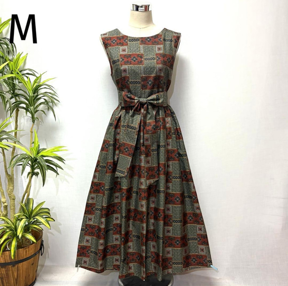 着物リメイク　ジャンパースカート　大島紬ワンピース　2WAY ノースリーブ　正絹 着物リメイク 大島紬ワンピース 花柄 ジャンパースカート ロング