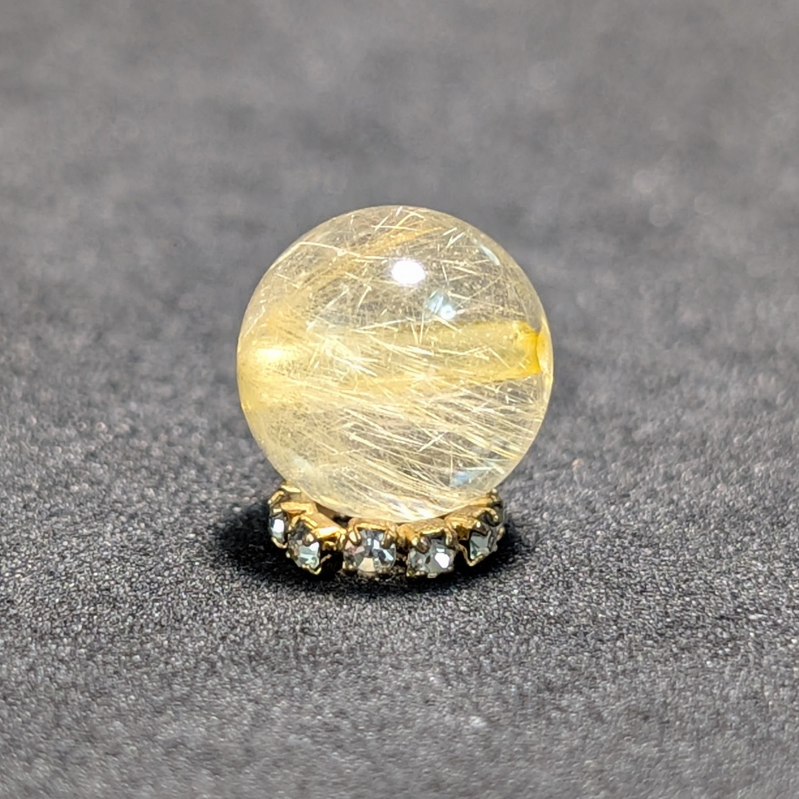 【優しい金糸が美しい】 ゴールドルチルクォーツ 1粒売り 10ミリ 輝く水晶のお守り効果 天然石 オブジェ ギフト