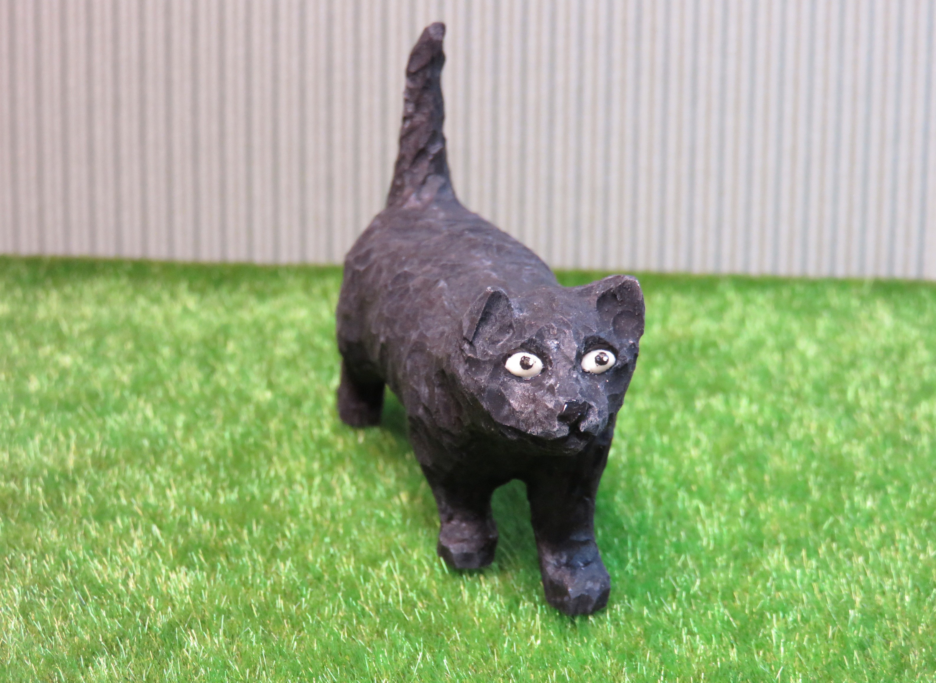 セミオーダー・ワンニャン　木彫り　手彫り　歩く黒猫（他猫種変更可）