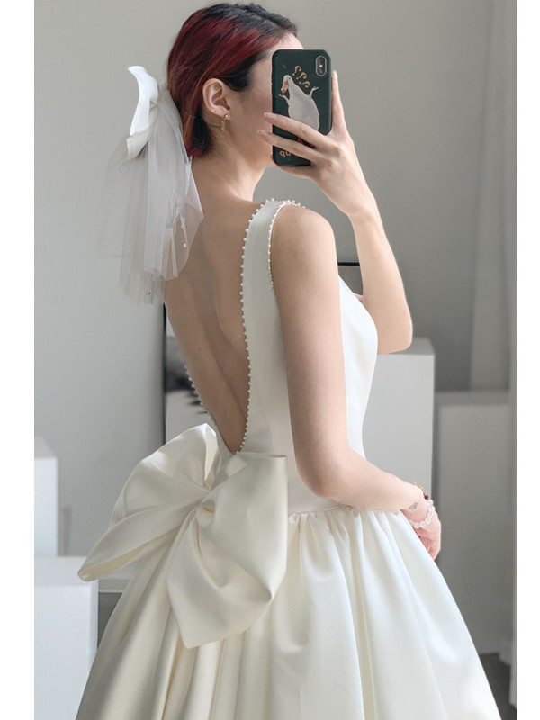 リボン パール ウェディングドレス ノースリーブ サテン 白 シンプル 結婚式 花嫁 前撮り パーティー披露宴 k362