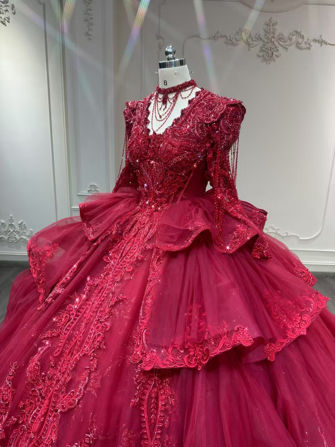 新作2025 多層チュール　レッド赤　カラードレス　本命ドレス制作　フロアー丈　可愛い　秋婚冬婚　背中見せ　編み上げ花嫁