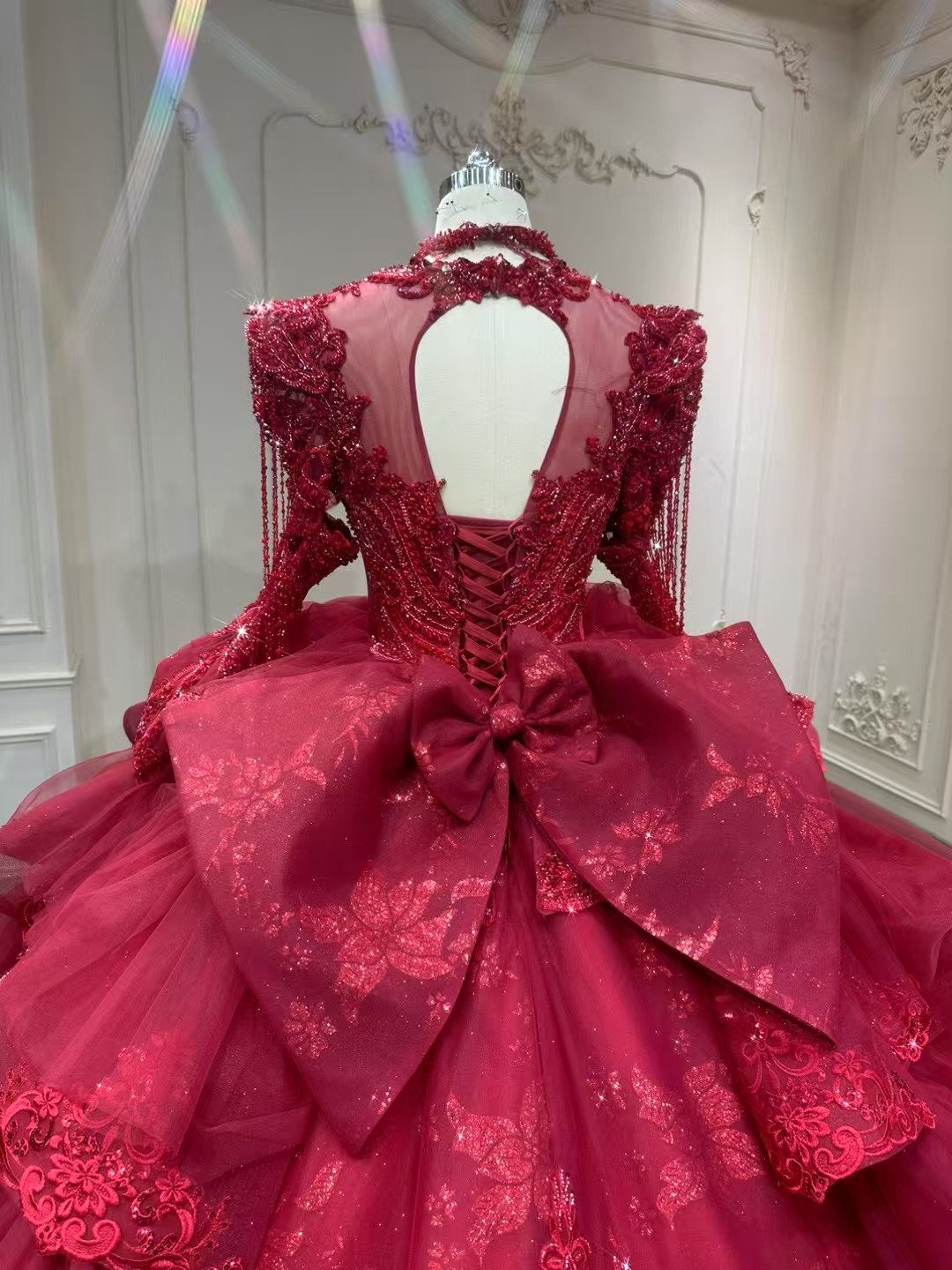 新作2025 多層チュール　レッド赤　カラードレス　本命ドレス制作　フロアー丈　可愛い　秋婚冬婚　背中見せ　編み上げ花嫁