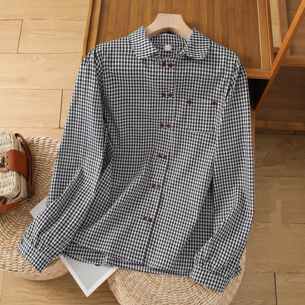 チェック柄トップス、秋のトップス、チェック柄シャツ、綿麻シャツ、綿麻トップス、長袖、大人カジュアルシャツ