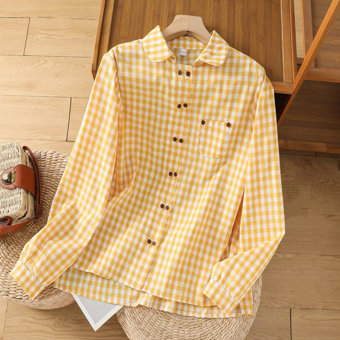 チェック柄トップス、秋のトップス、チェック柄シャツ、綿麻シャツ、綿麻トップス、長袖、大人カジュアルシャツ