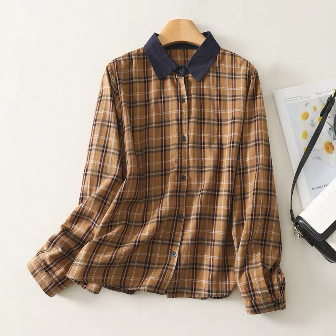 チェック柄トップス、秋のトップス、チェック柄シャツ、綿麻シャツ、綿麻トップス、長袖、大人カジュアルシャツ