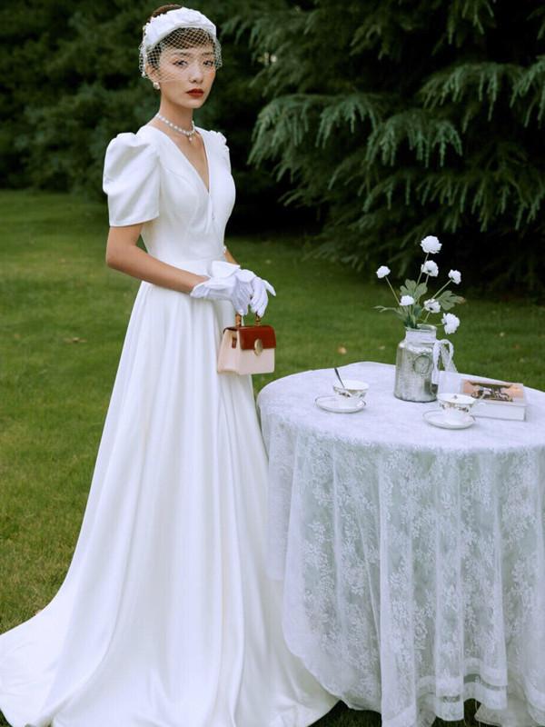 半袖 Vネック ウェディングドレス サテン 白 シンプル 結婚式 花嫁 前撮り パーティー 披露宴 k226