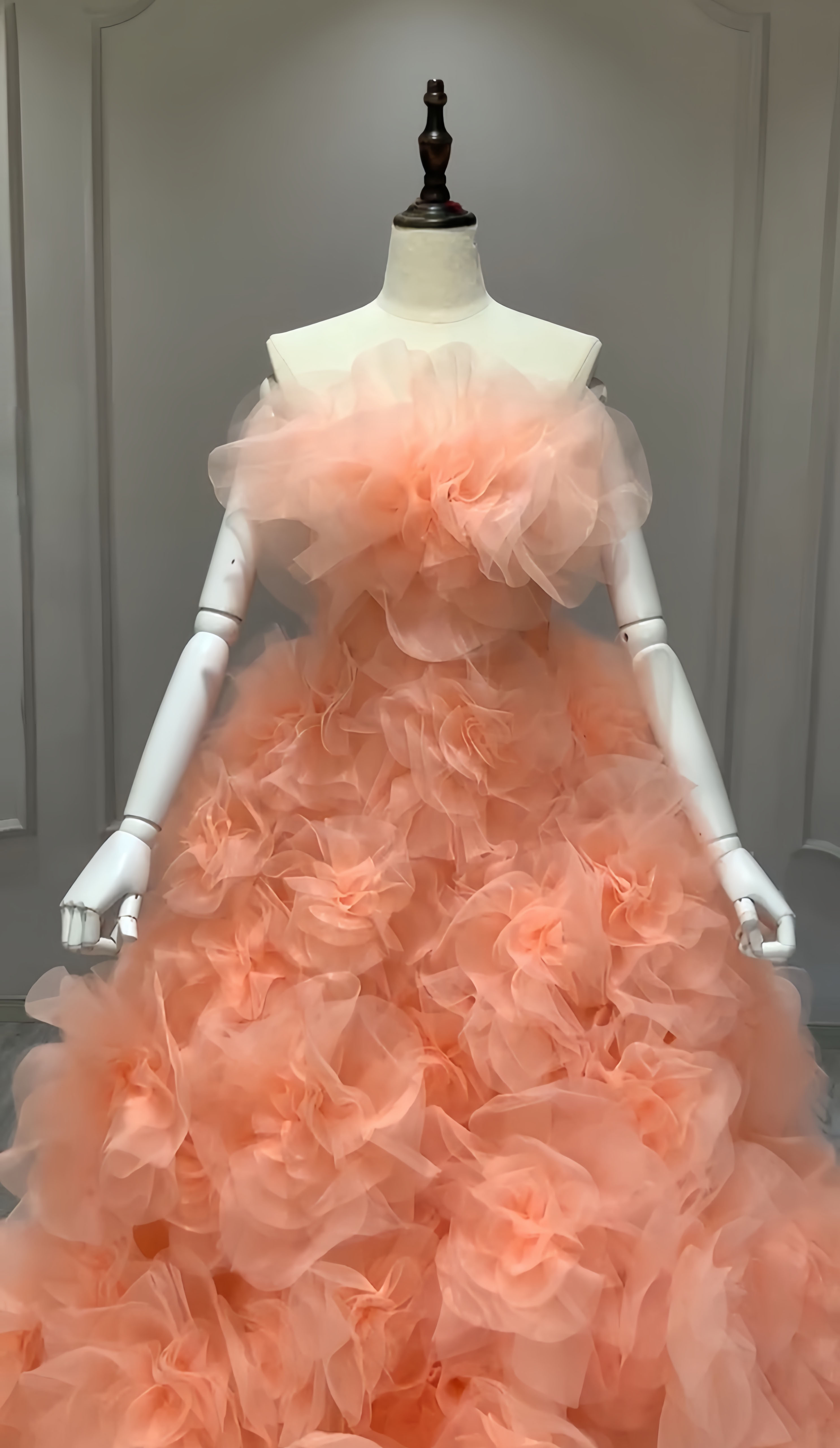 見逃さない！オレンジ色　お花ウェディングドレス　可愛いプリンセスライン　カラー変更可能　チューブトップス前撮り二次会披露