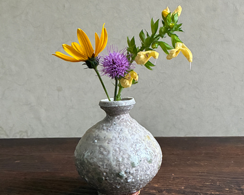 一輪挿し ミニ花入 ミニミニ花瓶 ミニミニ花入 花入れ 小壺 白土