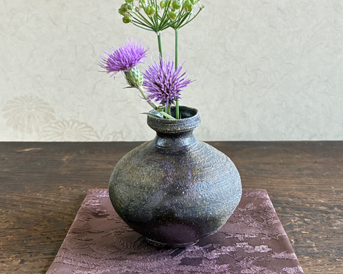 ミニ陶器　小さな花瓶？　フラワーベース？　ドイツ？　西欧　淡いブルー 一輪挿し ミニ花入 ミニミニ花瓶 ミニミニ花入 花入れ 小壺 赤土丸徳利