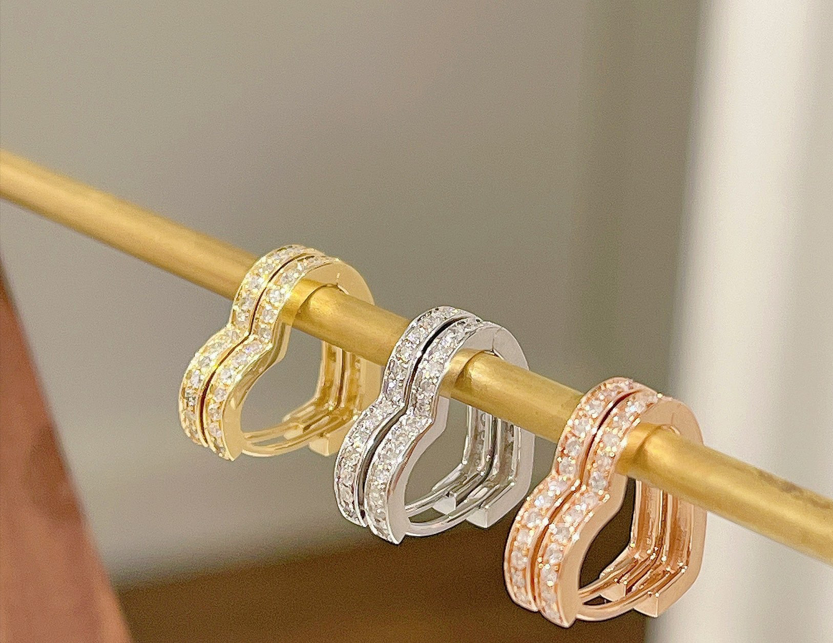 ハート形　天然ダイヤモンドピアスk18 1902