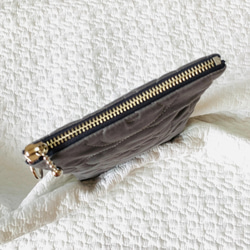 kumasanグレー　フラットポーチ　H20W15 縦長ポーチ　くまキルト　小物入れ 4枚目の画像