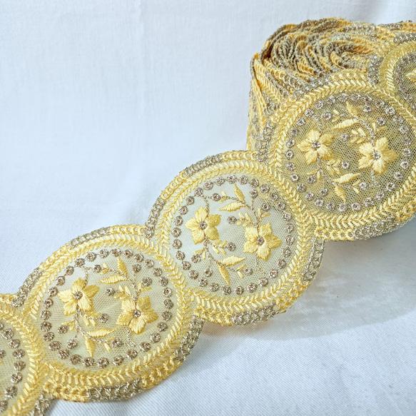 【50cm】【77mm幅】インド刺繍リボン　フラワー　花柄　金糸　卵型　オーバル　手芸　ハンドメイド　アクセサリーパーツ 1枚目の画像