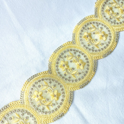 【50cm】【77mm幅】インド刺繍リボン　フラワー　花柄　金糸　卵型　オーバル　手芸　ハンドメイド　アクセサリーパーツ 5枚目の画像