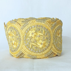 【50cm】【77mm幅】インド刺繍リボン　フラワー　花柄　金糸　卵型　オーバル　手芸　ハンドメイド　アクセサリーパーツ 2枚目の画像