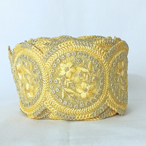 【50cm】【77mm幅】インド刺繍リボン　フラワー　花柄　金糸　卵型　オーバル　手芸　ハンドメイド　アクセサリーパーツ 2枚目の画像